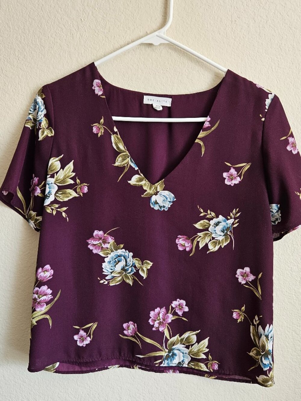 Socialite Deep Purple and Floral V-Neck Blouse X-Small